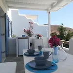 בית הארחה Evilou's House 3*